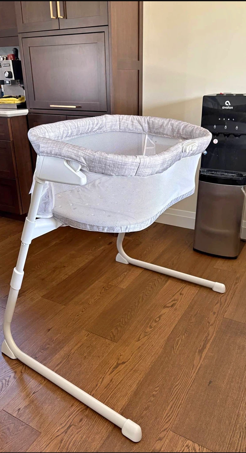 HALO BassiNest Swivel Sleeper