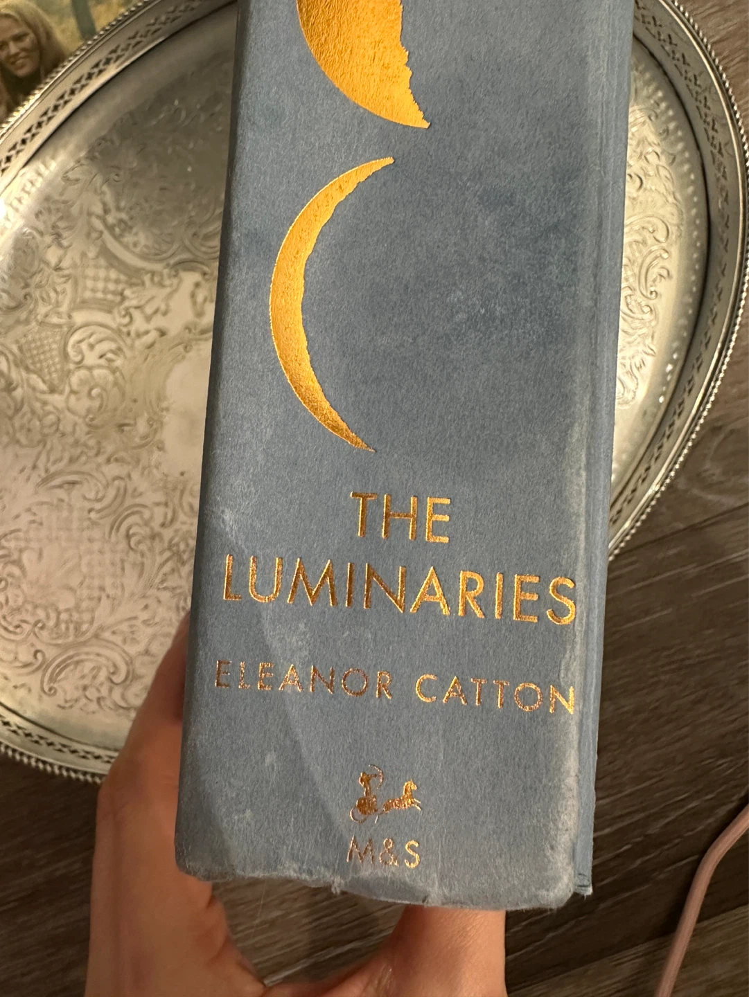 2013 The Luminaries by Eleanor Catton - photo 2