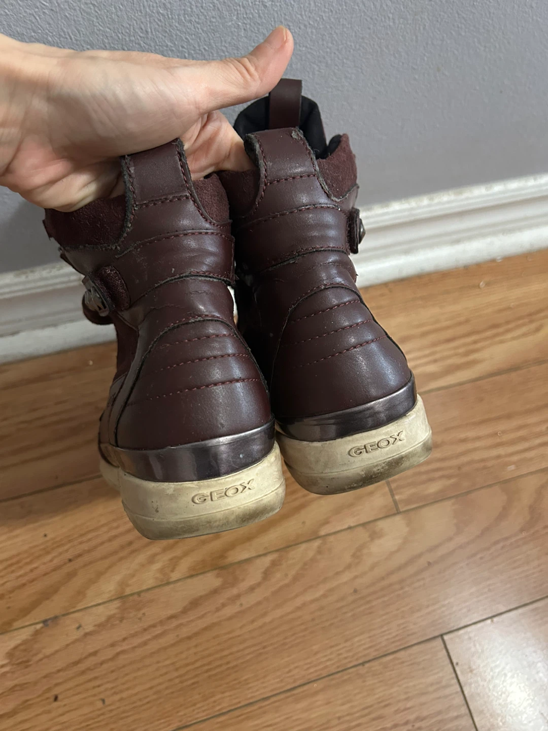Women's Size 8 Geox Respira Burgundy Suede High-Top Sneakers - - photo 3