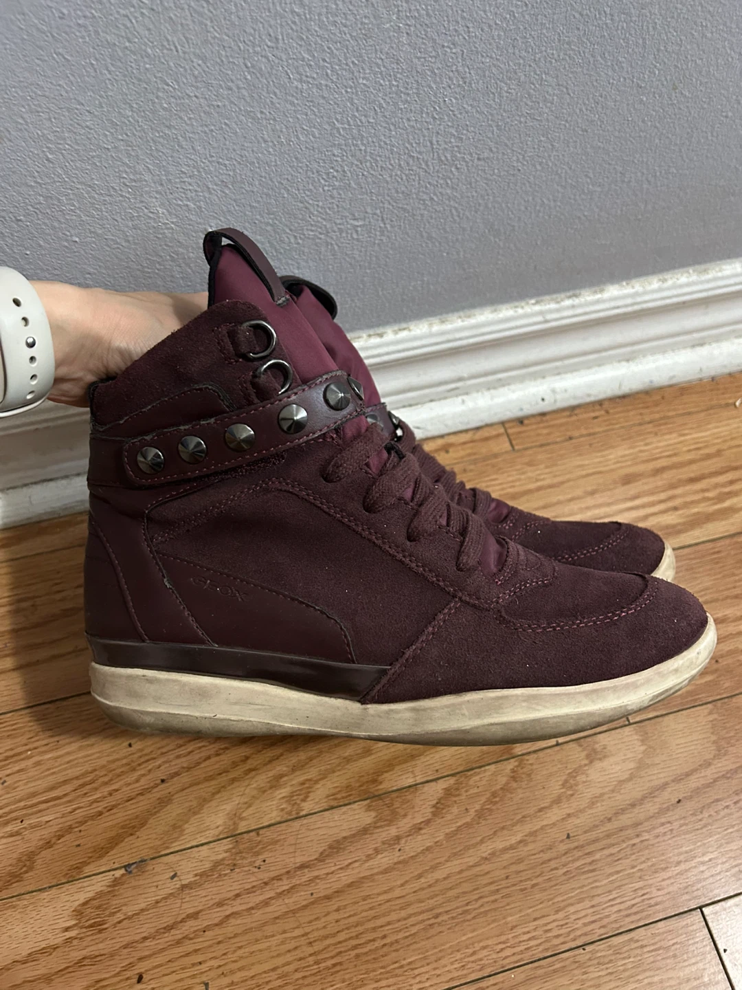 Women's Size 8 Geox Respira Burgundy Suede High-Top Sneakers -