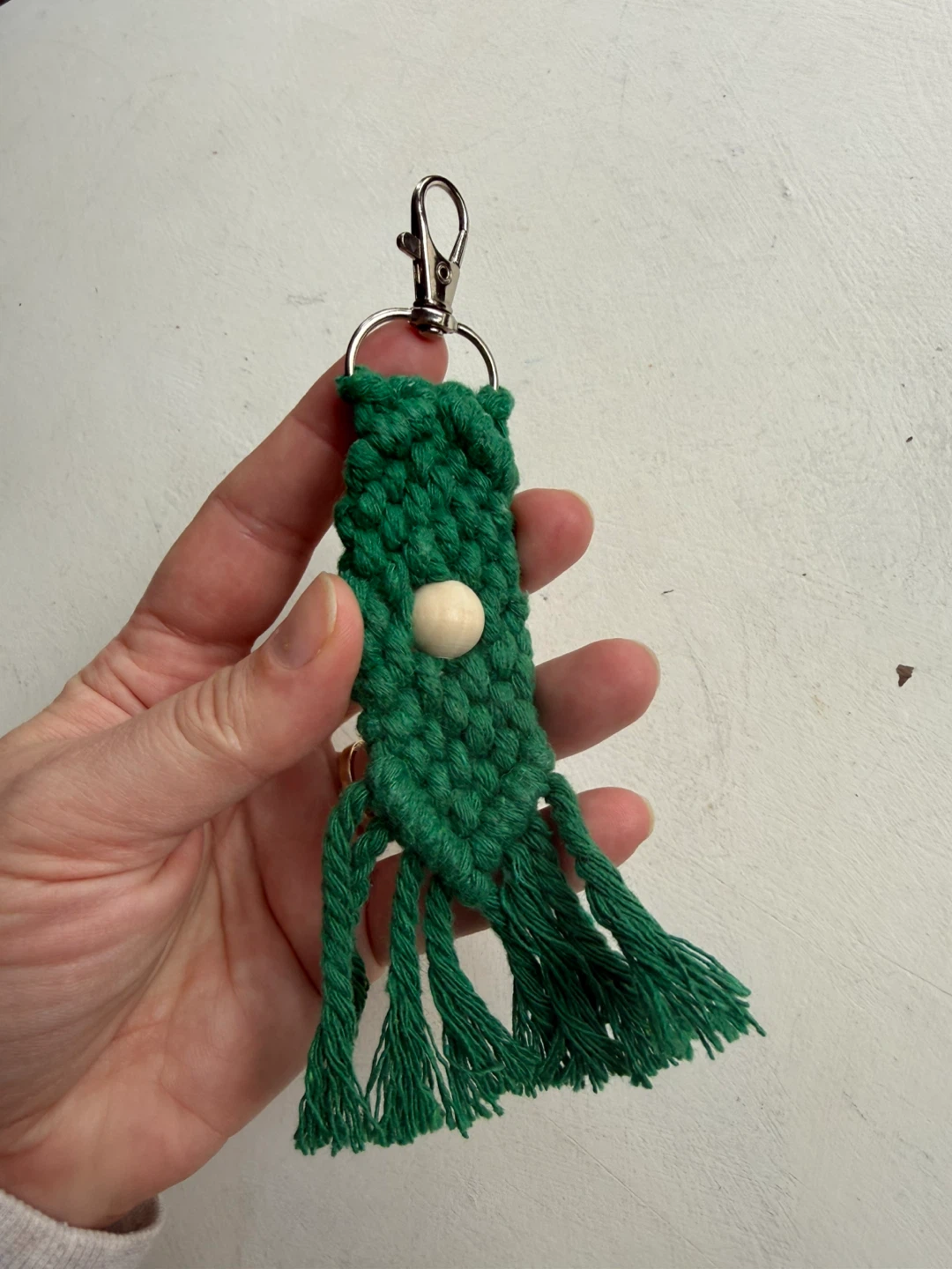 Handmade macrame keychain - photo 2