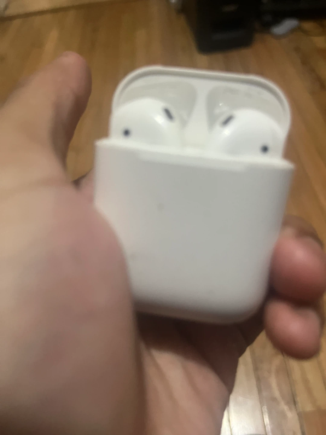 Apple AirPods (2nd Generation) Charging Case - White