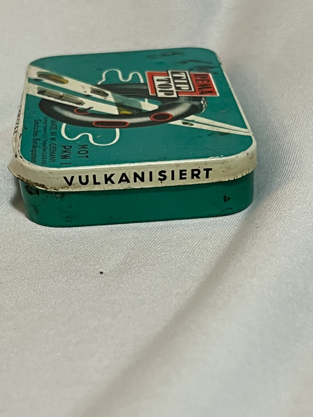 Antique Tip Top Tire Repair Kit Tin - photo 3