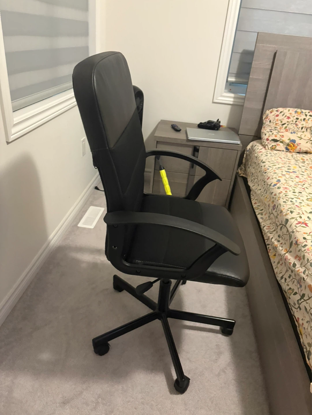 Black Office Chair open to negotiate - photo 4