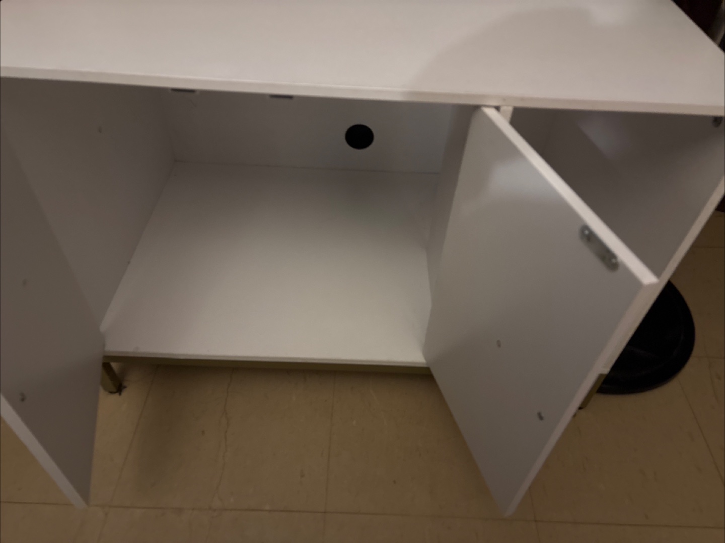 🌱White Two-Door TV stand/Cabinet with Open Shelf - photo 3