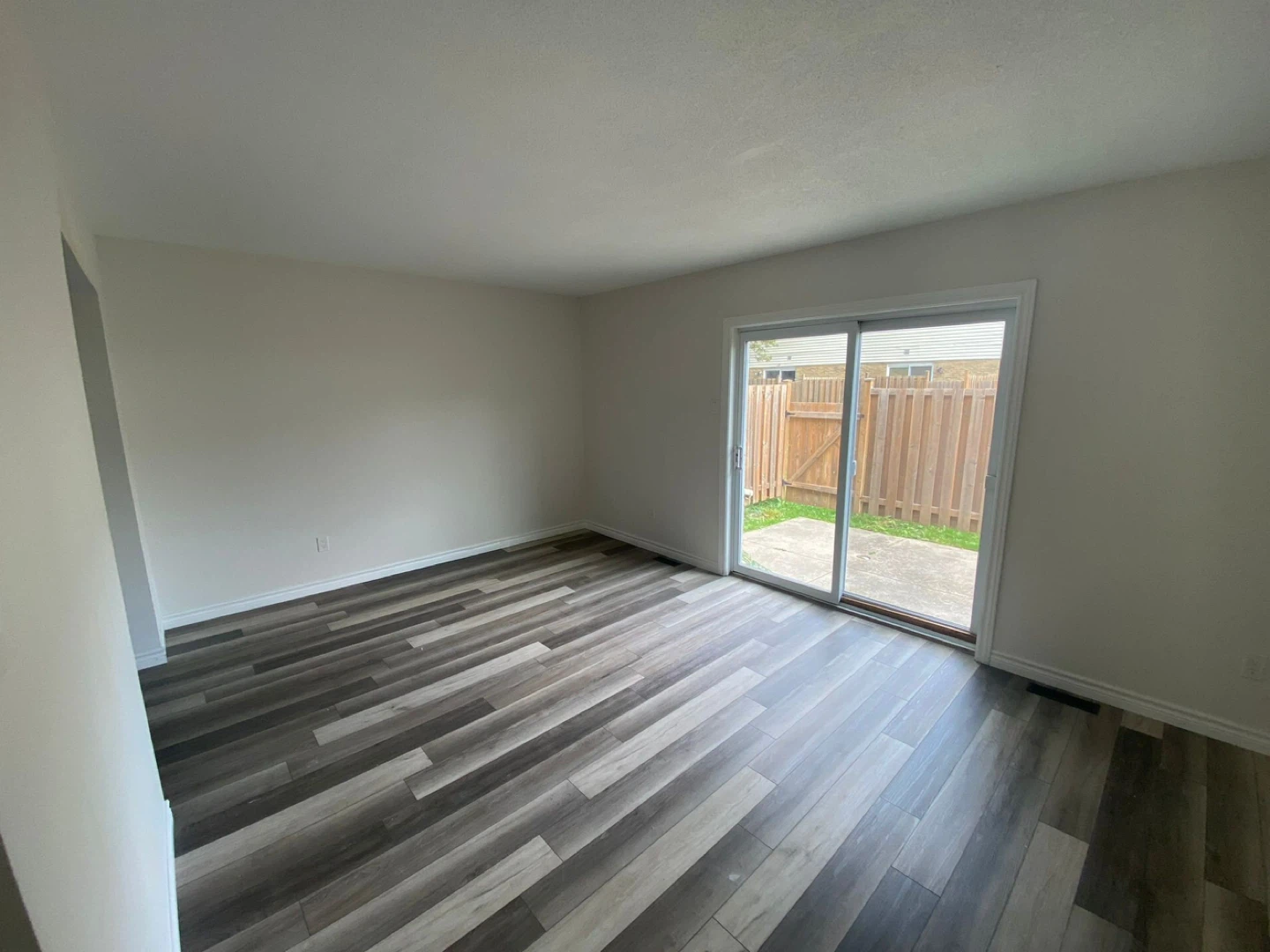FOR RENT - Townhouse - photo 3
