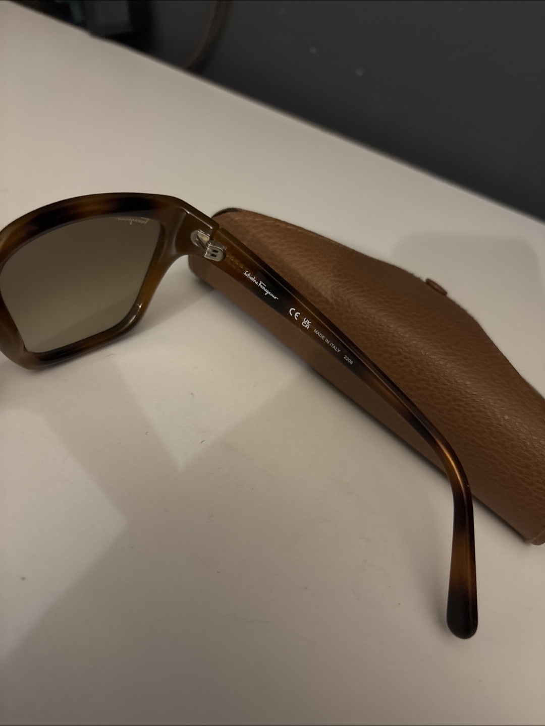 🌱Salvatore Ferragamo Tortoise Shell Sunglasses w/ Case - photo 5