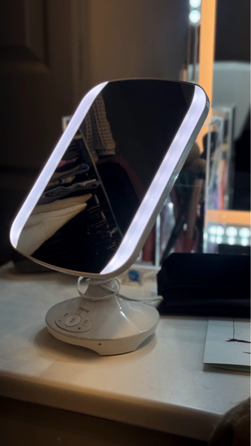 iHome Reflect Vanity Mirror with Speaker