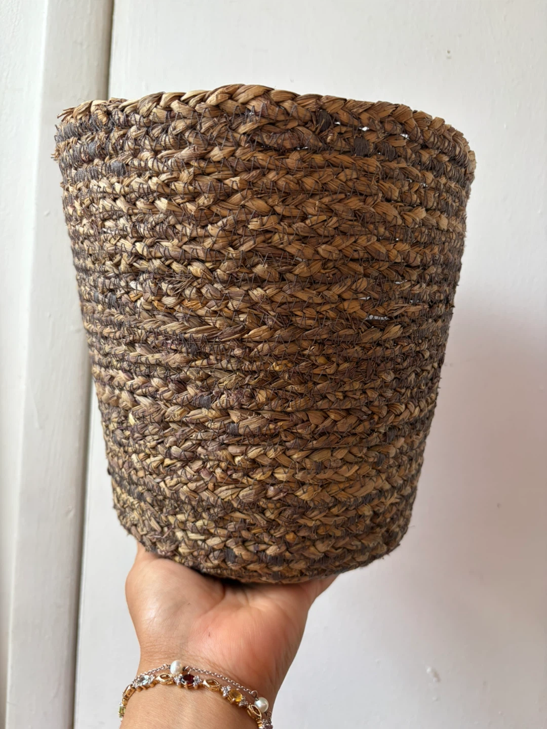 New plant basket with plastic liner