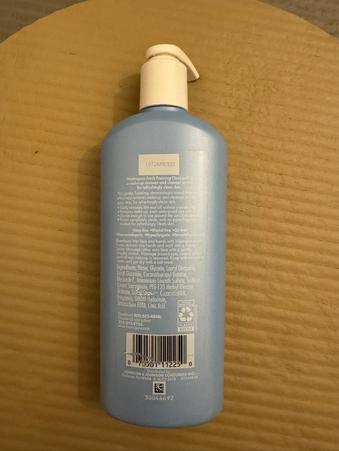 Neutrogena Fresh Foaming Cleanser 9.6 oz - photo 2