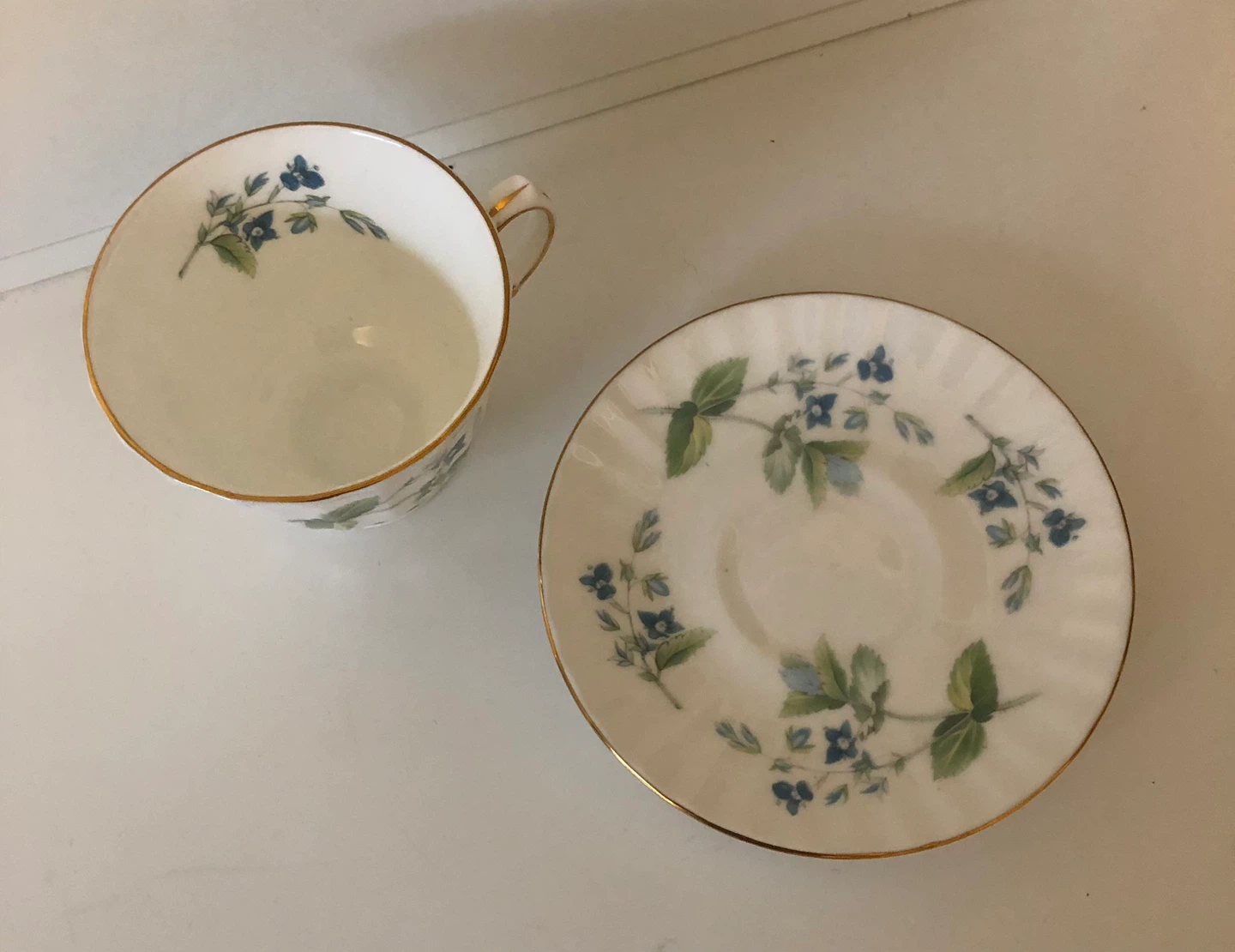 Fine China teacup and saucer - photo 2