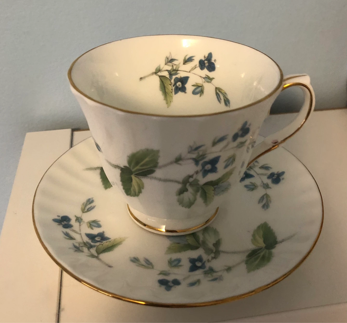 Fine China teacup and saucer - photo 3