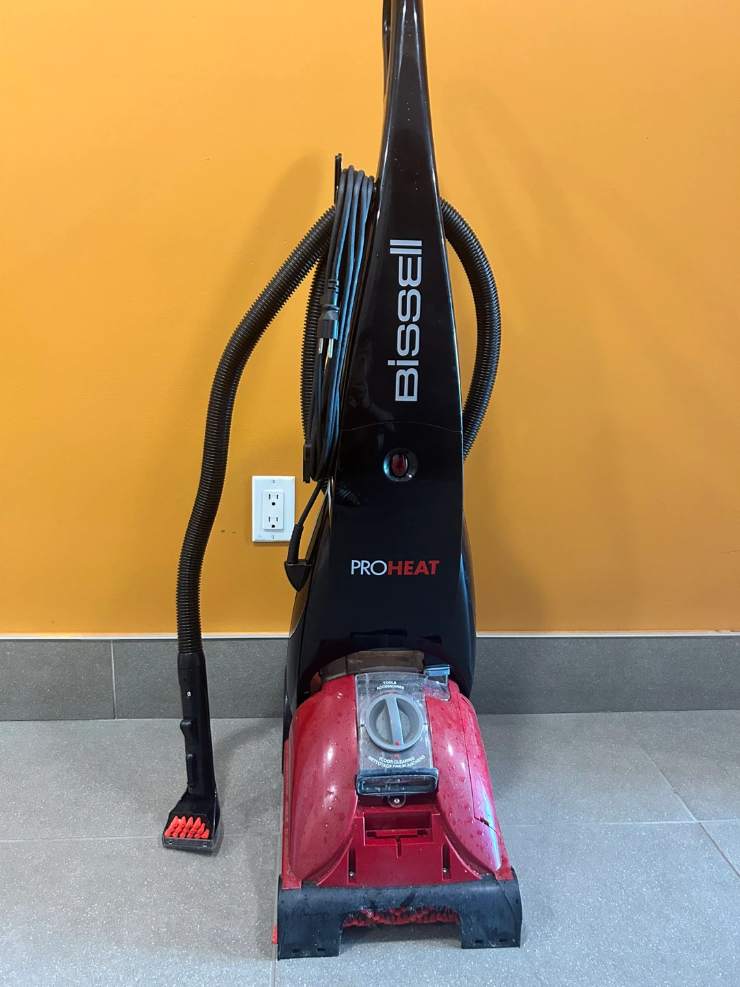 Bissell ProHeat Carpet Cleaner - photo 2