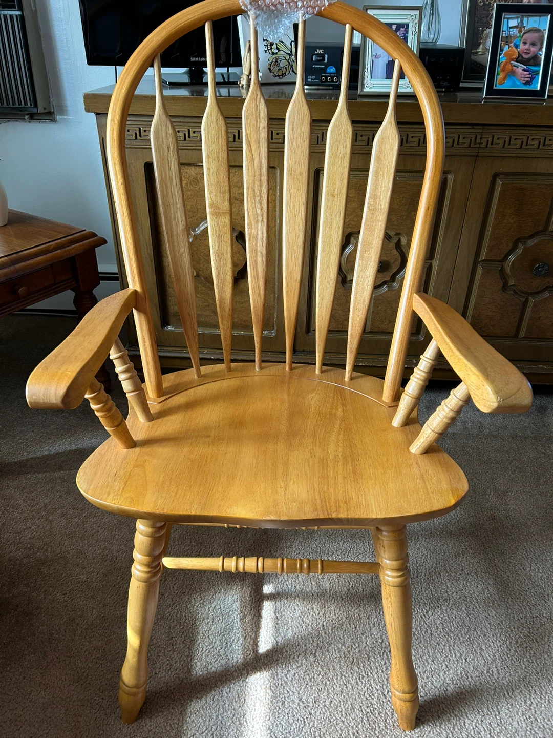 Sunset Trading Windsor Dining Chair With Arms Solid  Oak/New