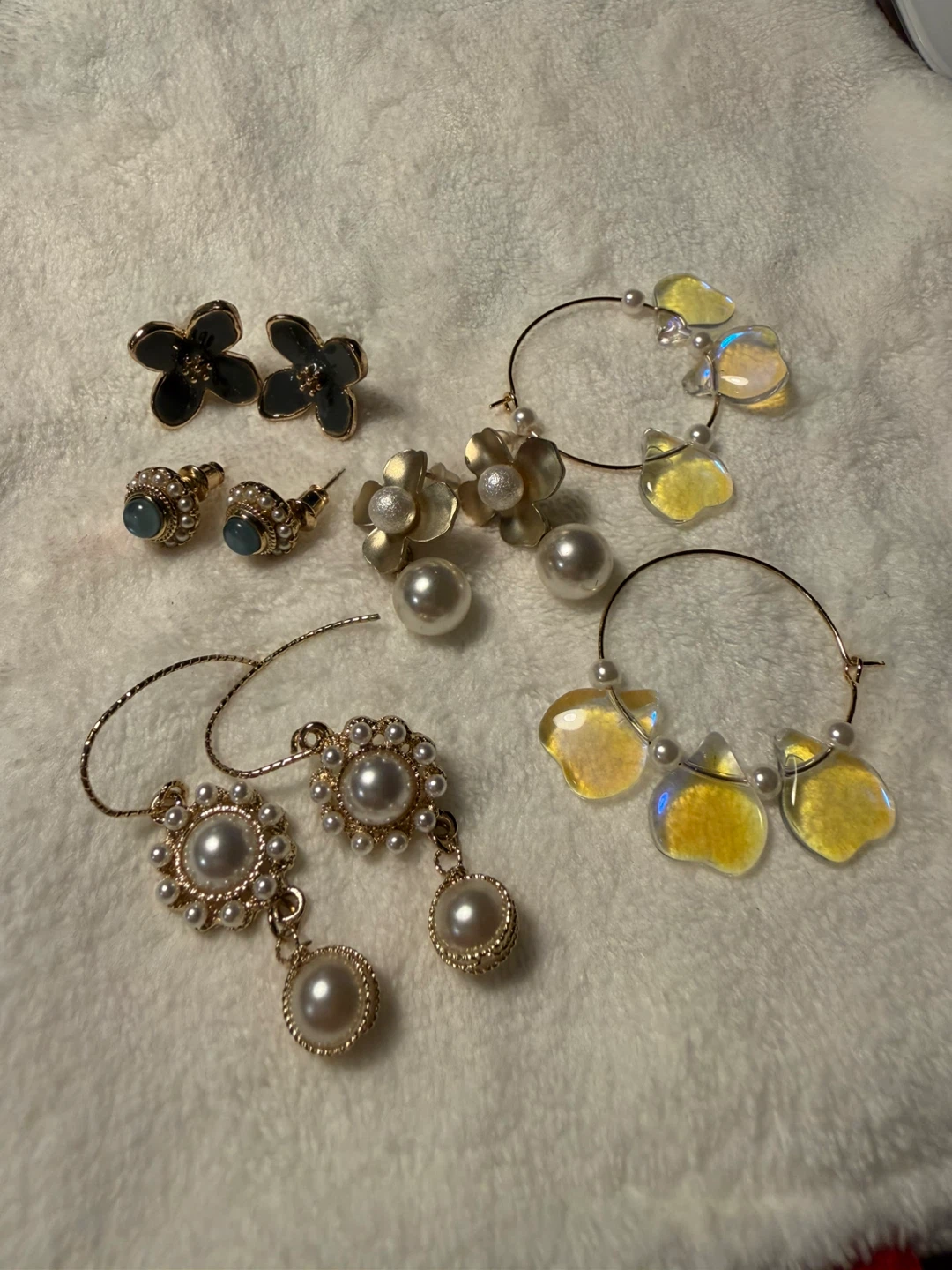 5 pairs of Earrings