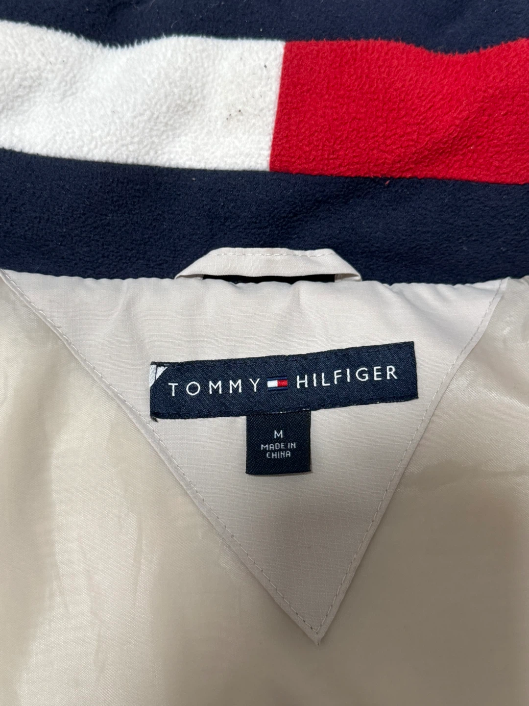 Tommy Hilfiger Puffer Jacket (Vintage) - photo 2