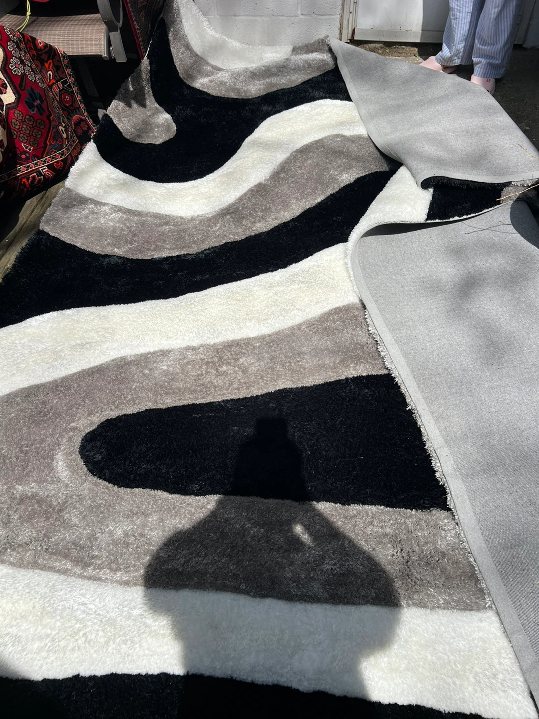 Shag Rug - Black, White, Grey Swirl Pattern - photo 4