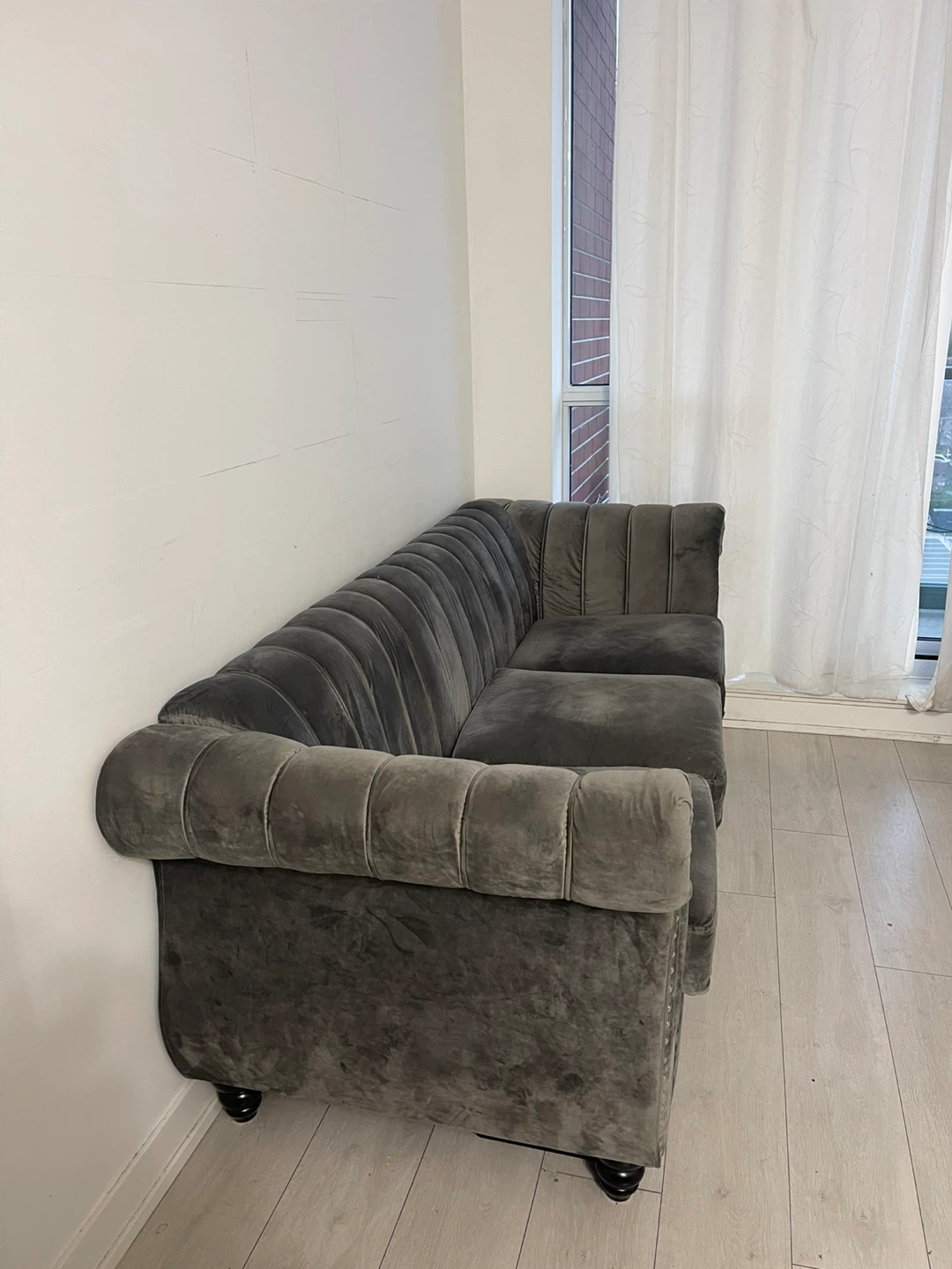 Grey Velvet Chesterfield Sofa - photo 3