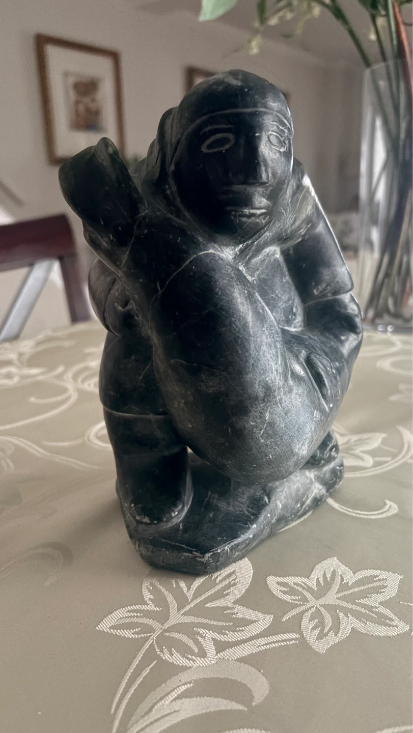 Inuit Hand-Carved soap Stone Figurine - photo 2