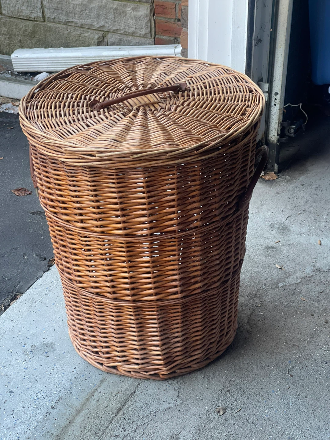 Wicker Laundry Hamper with Lid