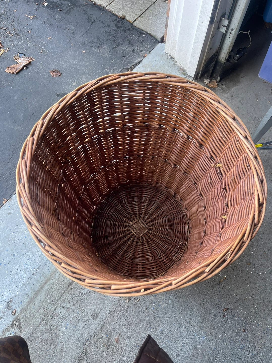 Wicker Laundry Hamper with Lid - photo 4