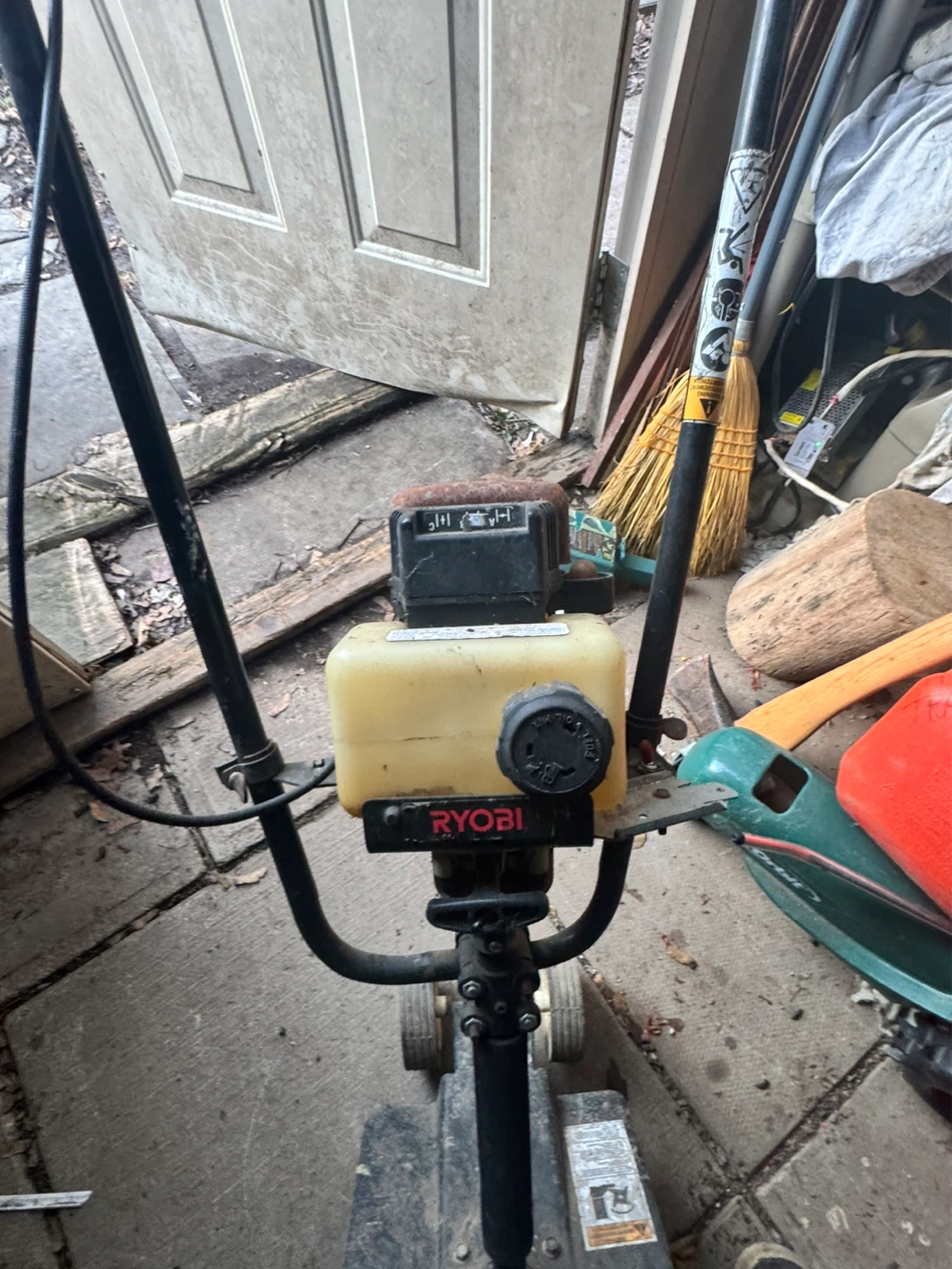 Ryobi 31cc 9" Tiller - photo 2