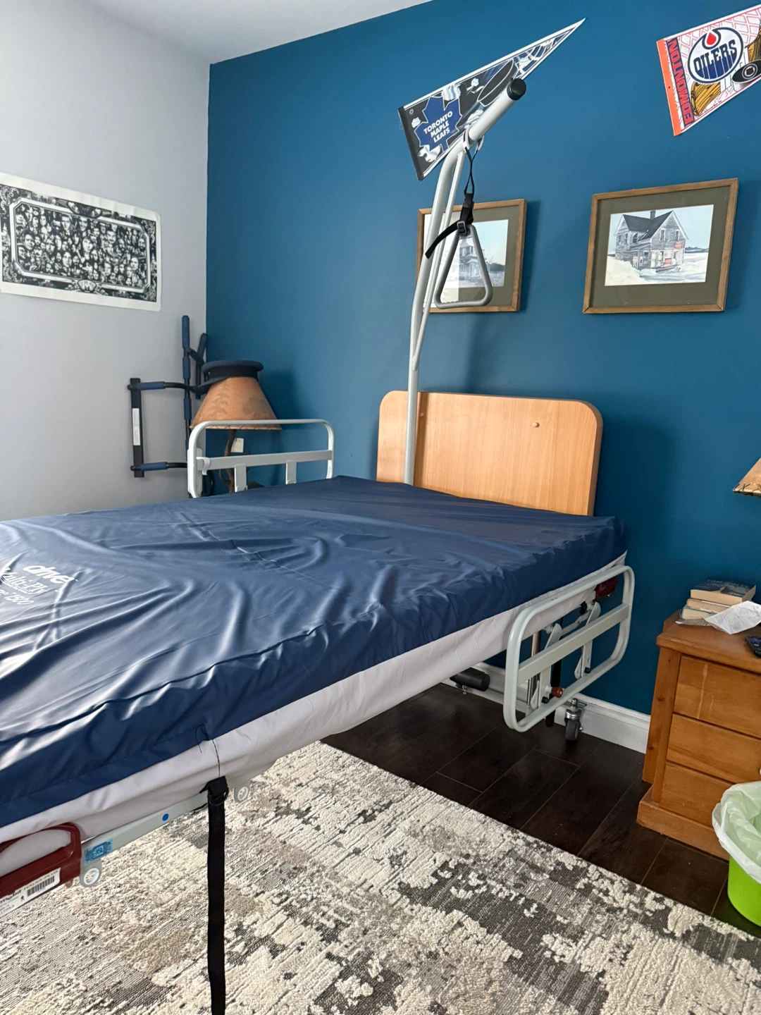 Bariatric Hospital Bed - only used 3 months - photo 3