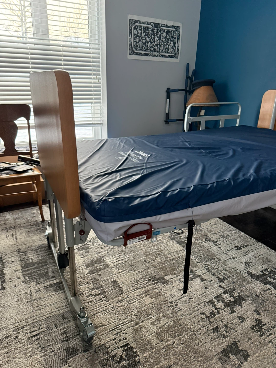 Bariatric Hospital Bed - only used 3 months - photo 2