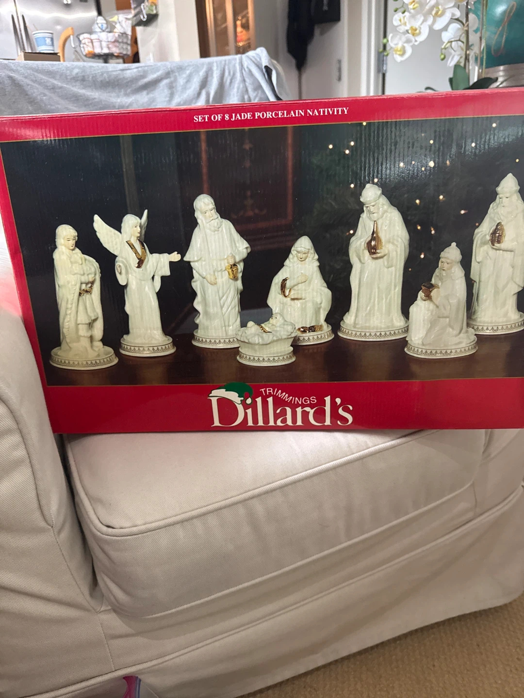 Dillard's Trimmings Set of 8 Jade Porcelain Nativity Figurines