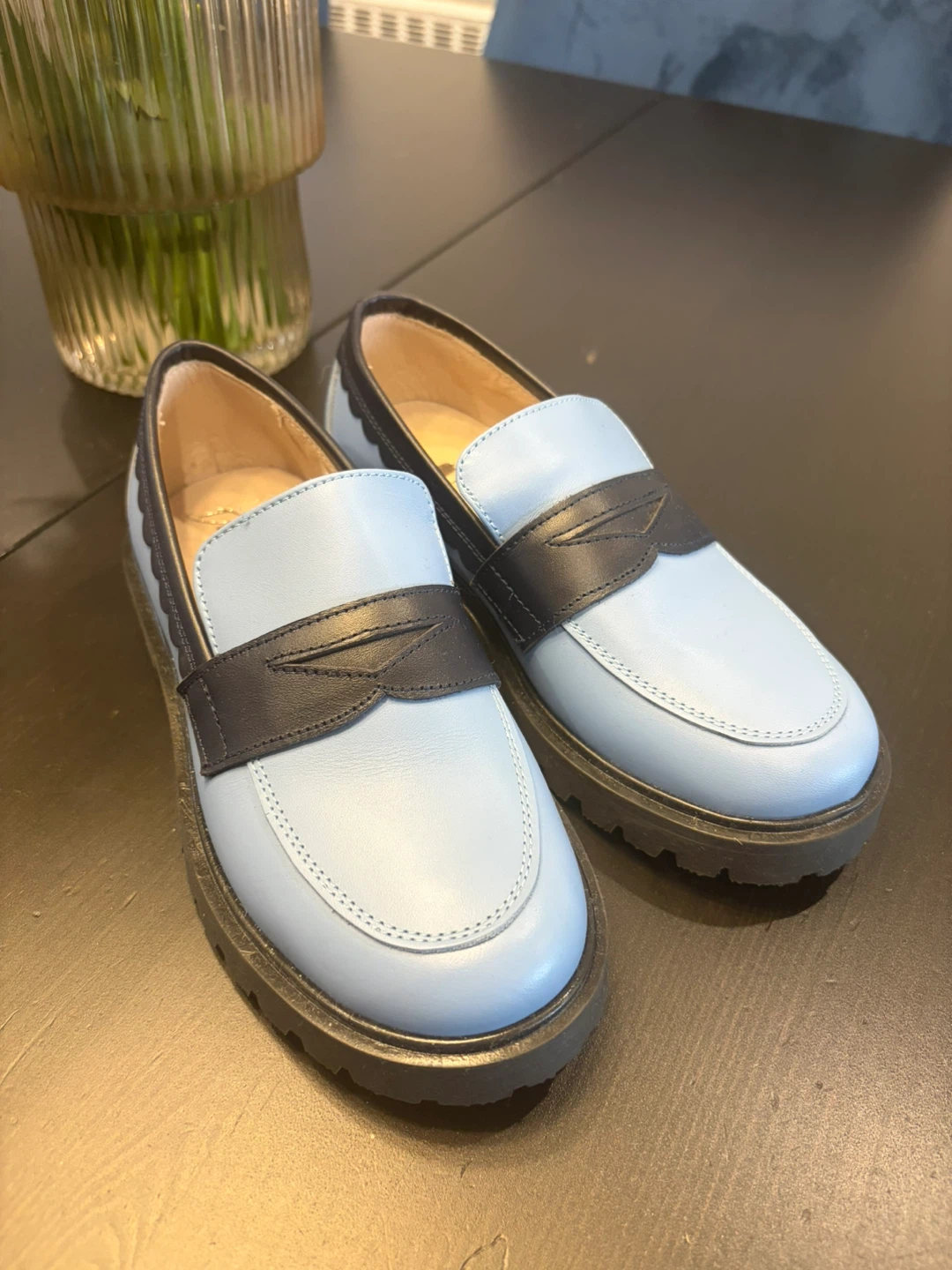 Girls loafer size 31