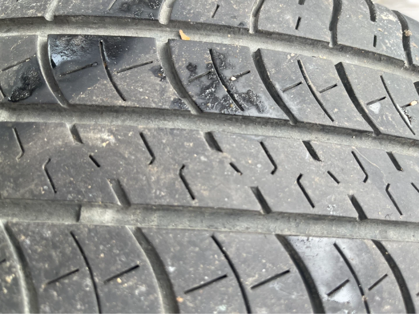 Kia 235/65R17 Tire - photo 2