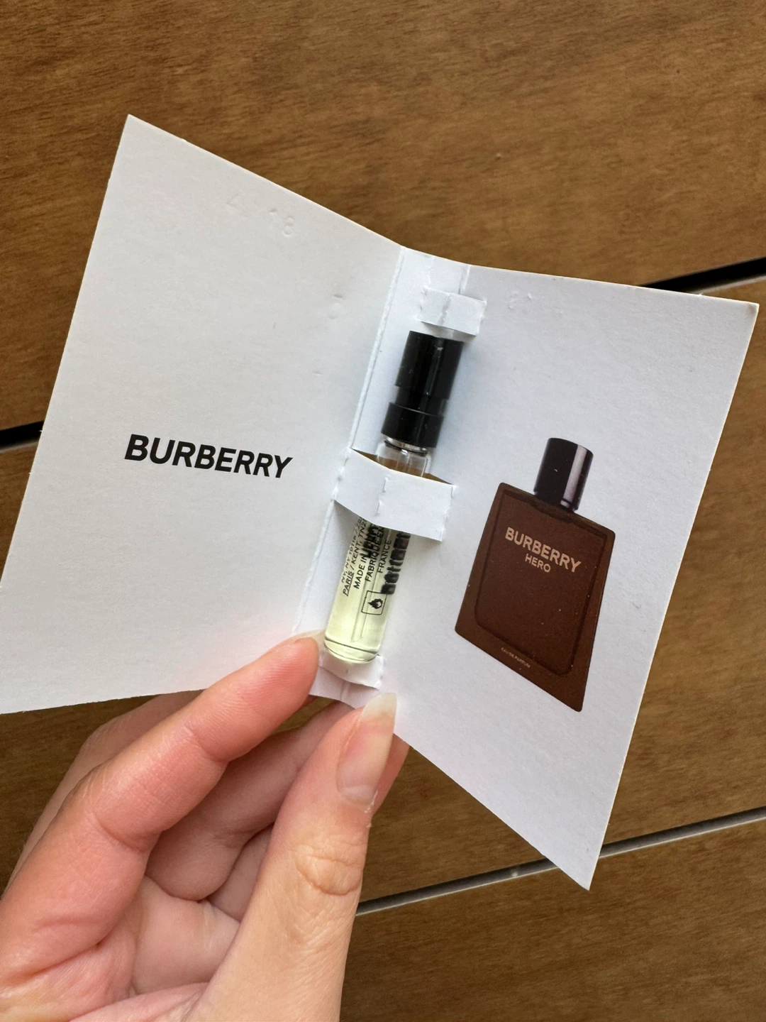 Burberry Hero Eau de Parfum Sample - photo 2