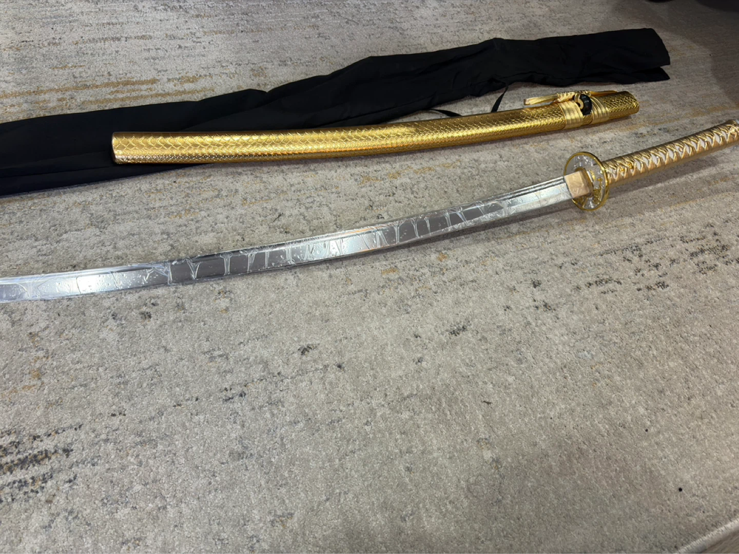 Decorative Katana Sword with Gold Scabbard and Black Cover - photo 2