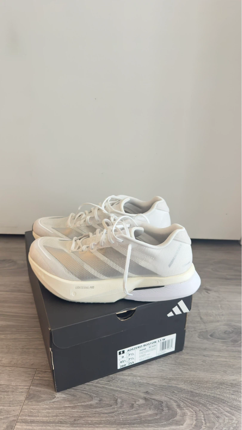 Adidas Boston 13 women 9 grey running shoes