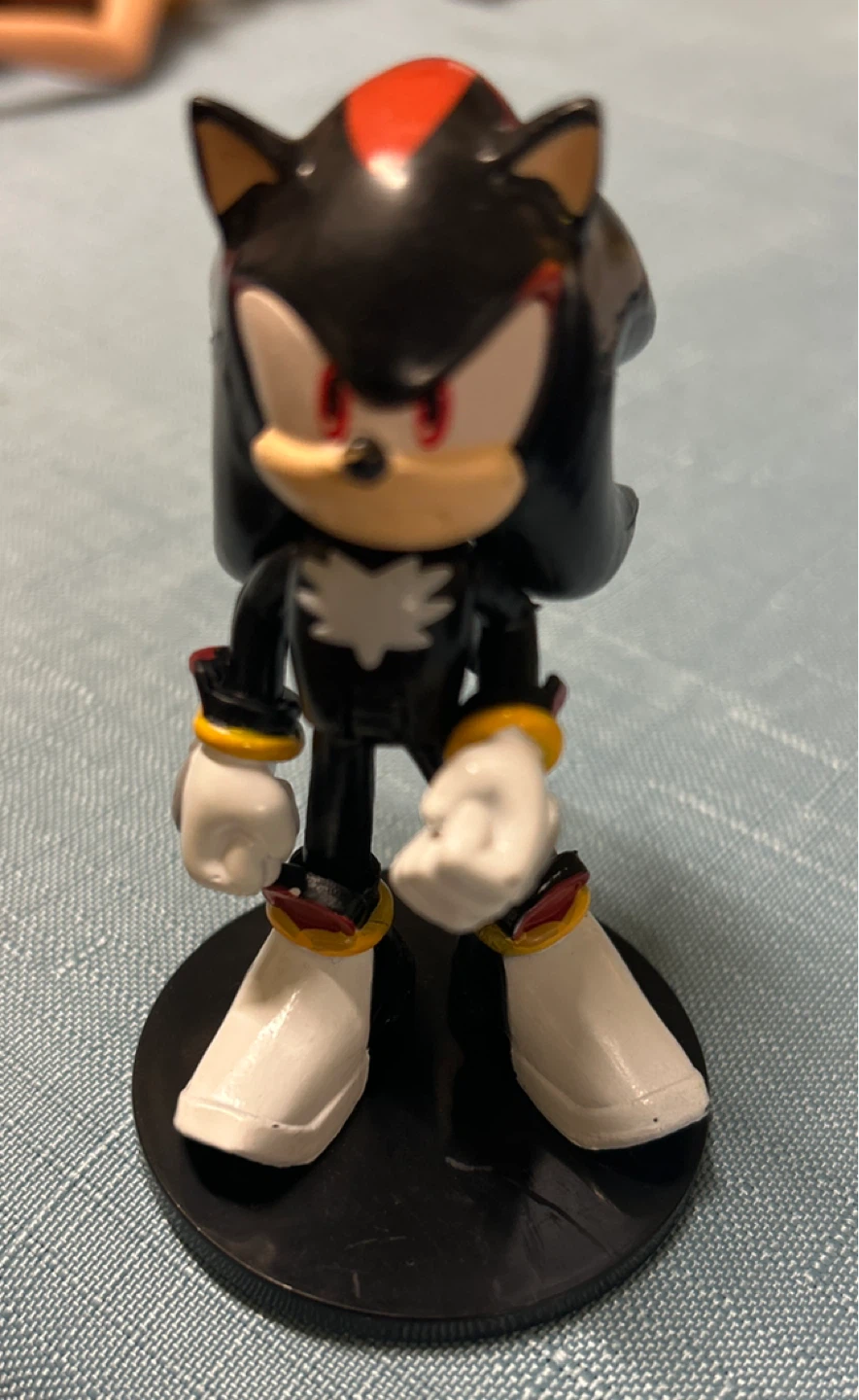 Shadow the Hedgehog Figurine - photo 2