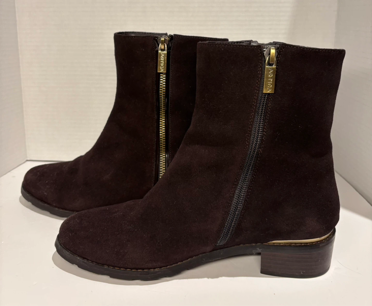 Artica Women's Brown Suede Ankle Boots