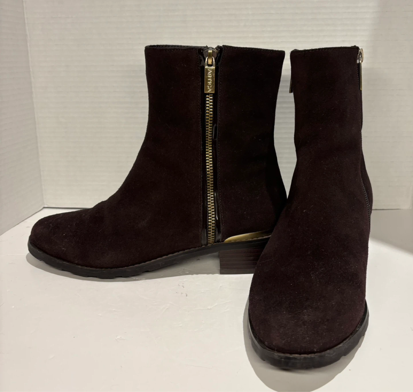 Artica Women's Brown Suede Ankle Boots - photo 2