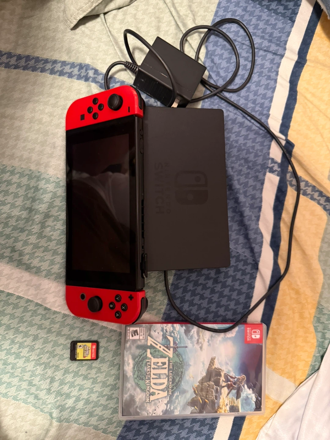 Nintendo Switch V2 Bundle + Zelda & Mario + 64GB SD