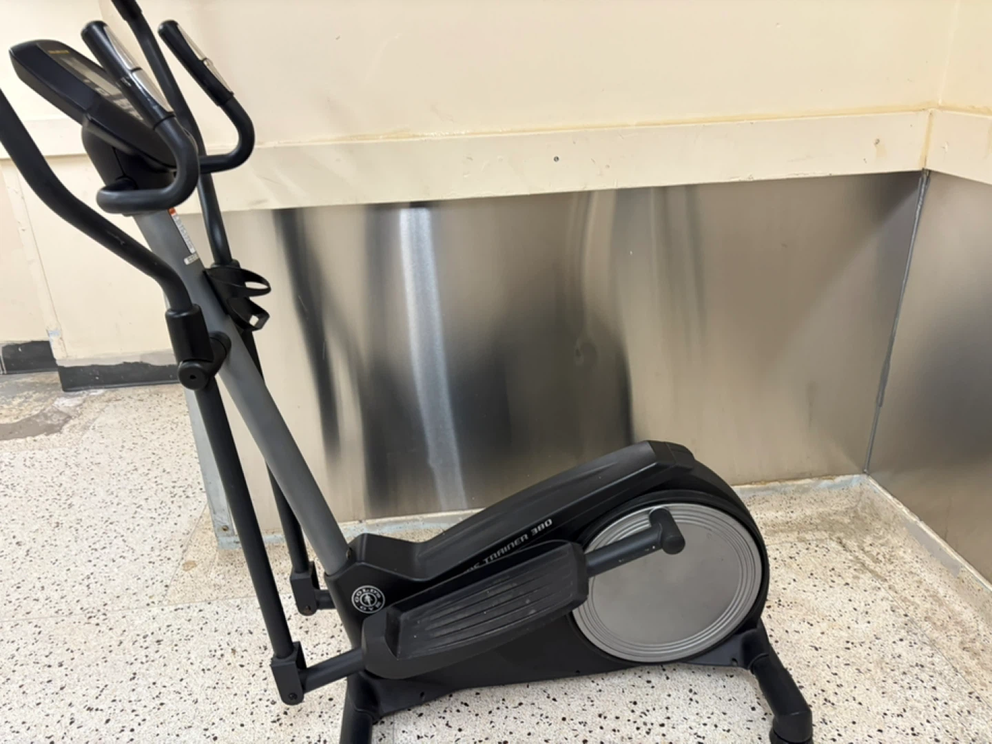 Gold's Gym Trainer 380 Elliptical - photo 2