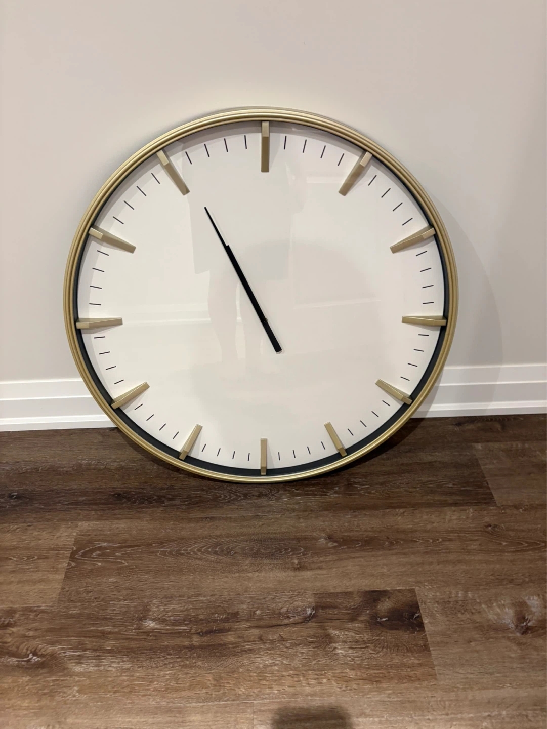Large wall clock