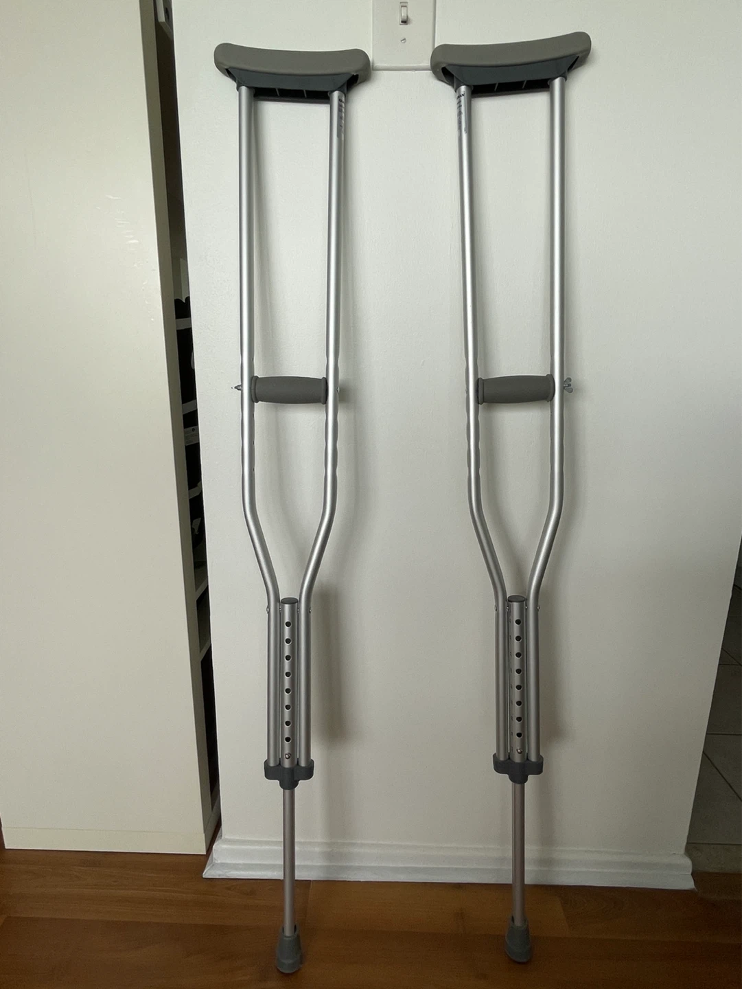 Adjustable Aluminum Crutches
