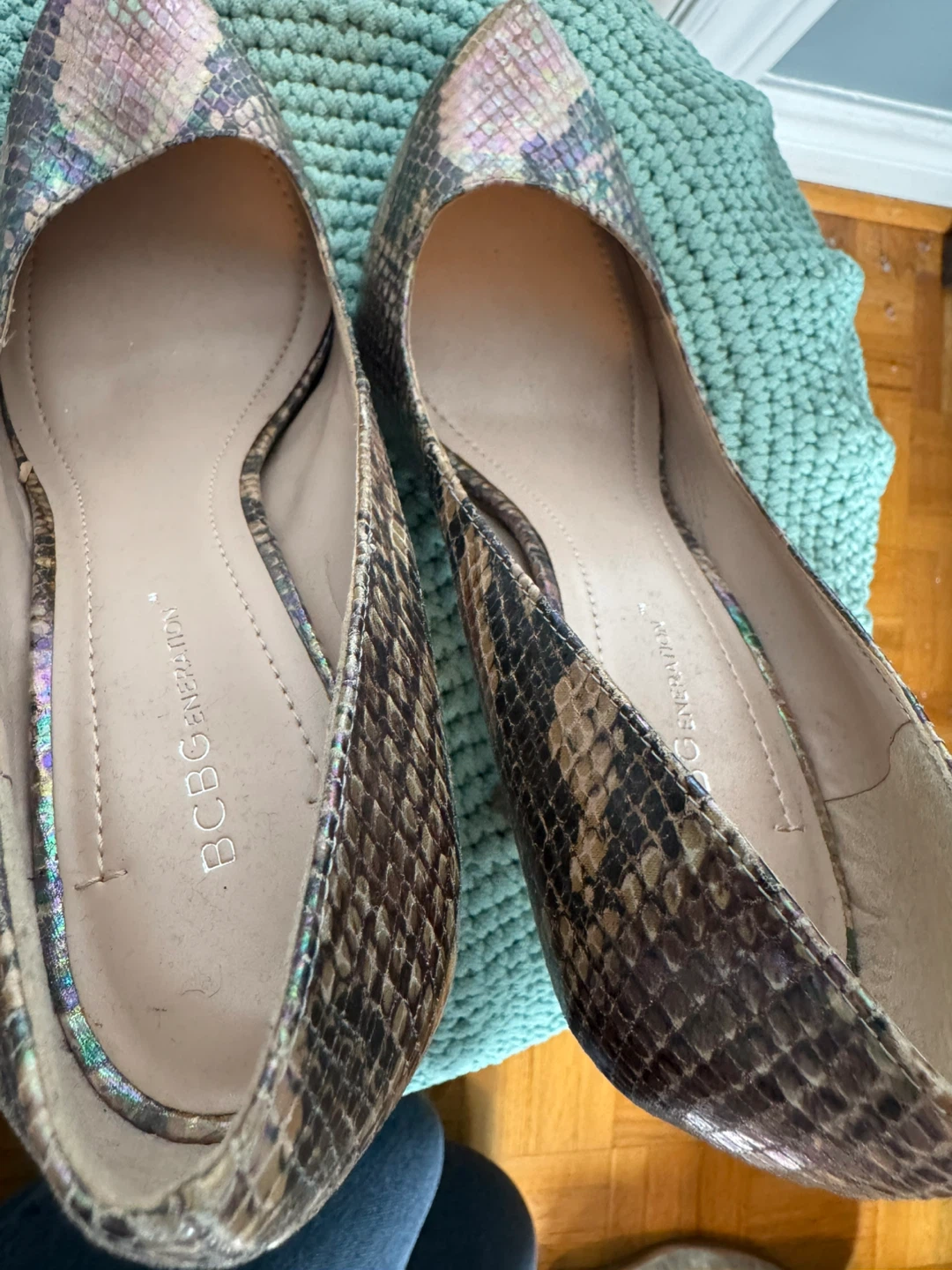 BCBG Generation Snakeskin Print Heels Size 8.5 - photo 4
