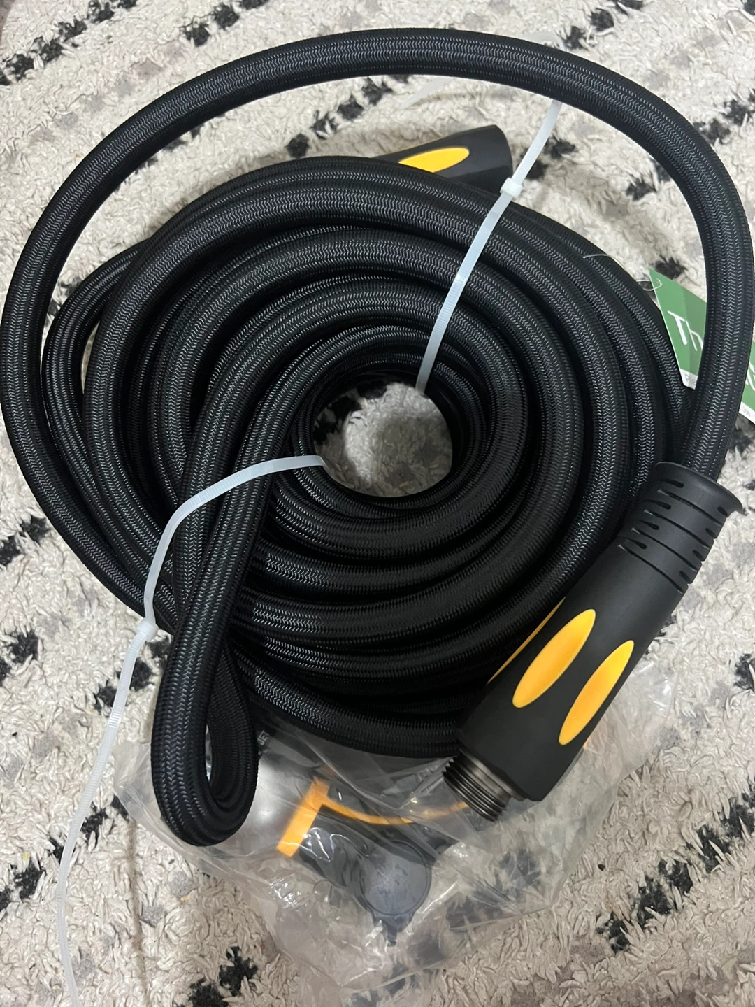 Black Expandable Garden Hose with Spray Nozzle