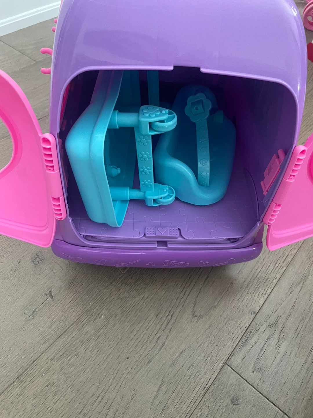 Doc McStuffins Get Better Talking Mobile Cart - photo 3
