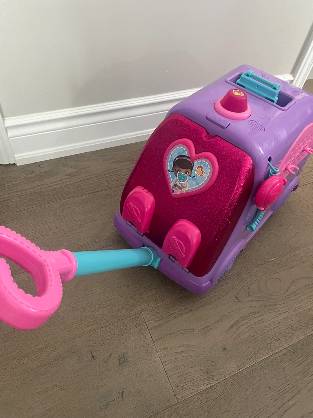 Doc McStuffins Get Better Talking Mobile Cart - photo 2