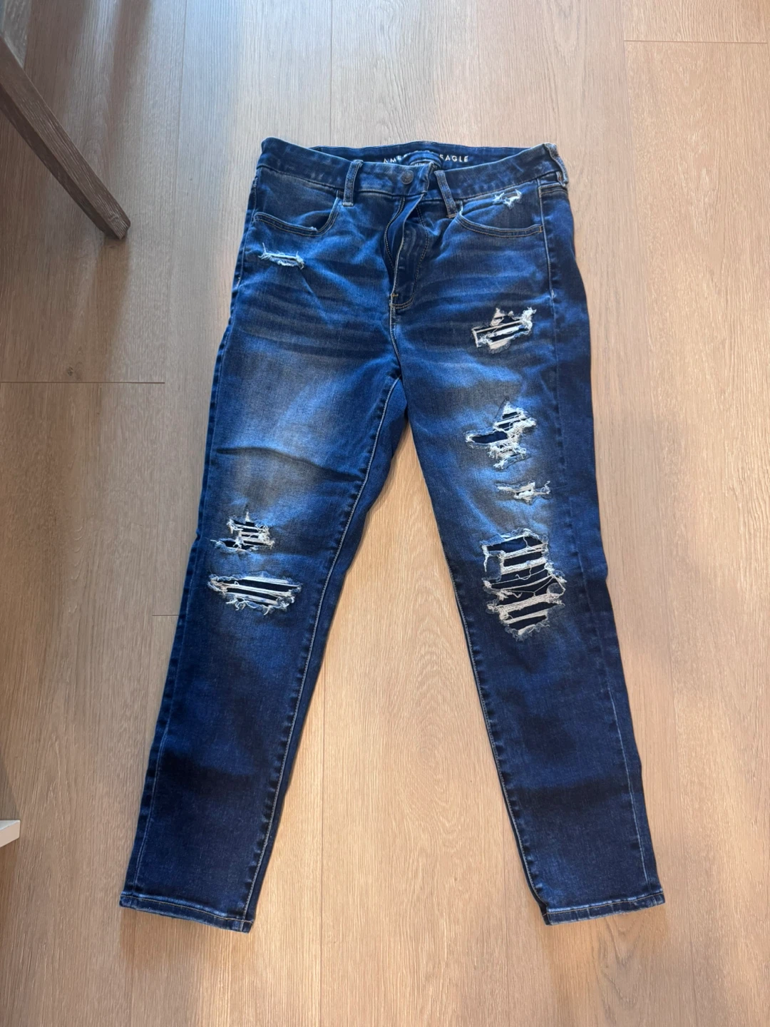 American Eagle Distressed Blue Jeans