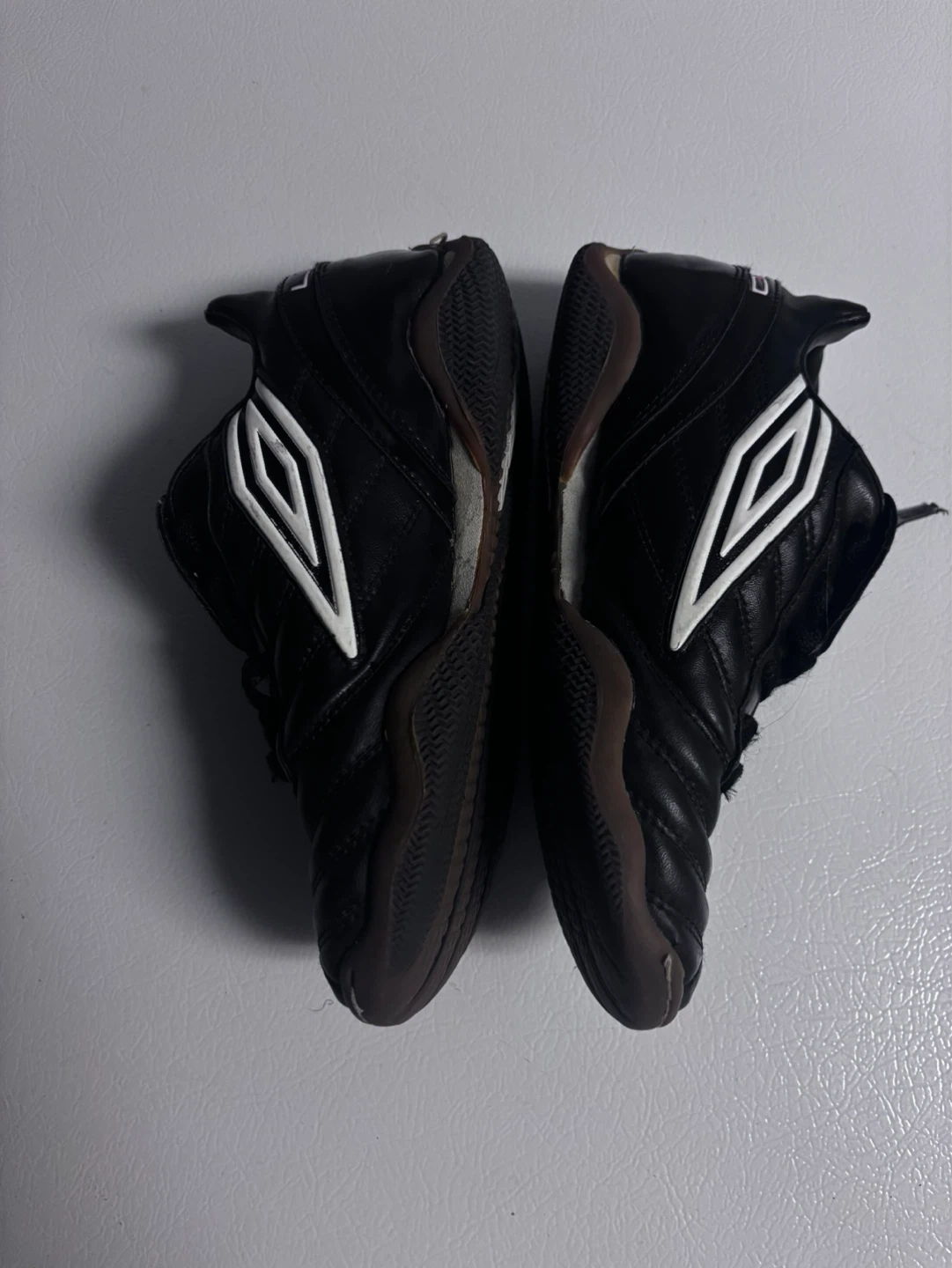 Youth Umbro Black Indoor Soccer Shoes - photo 2