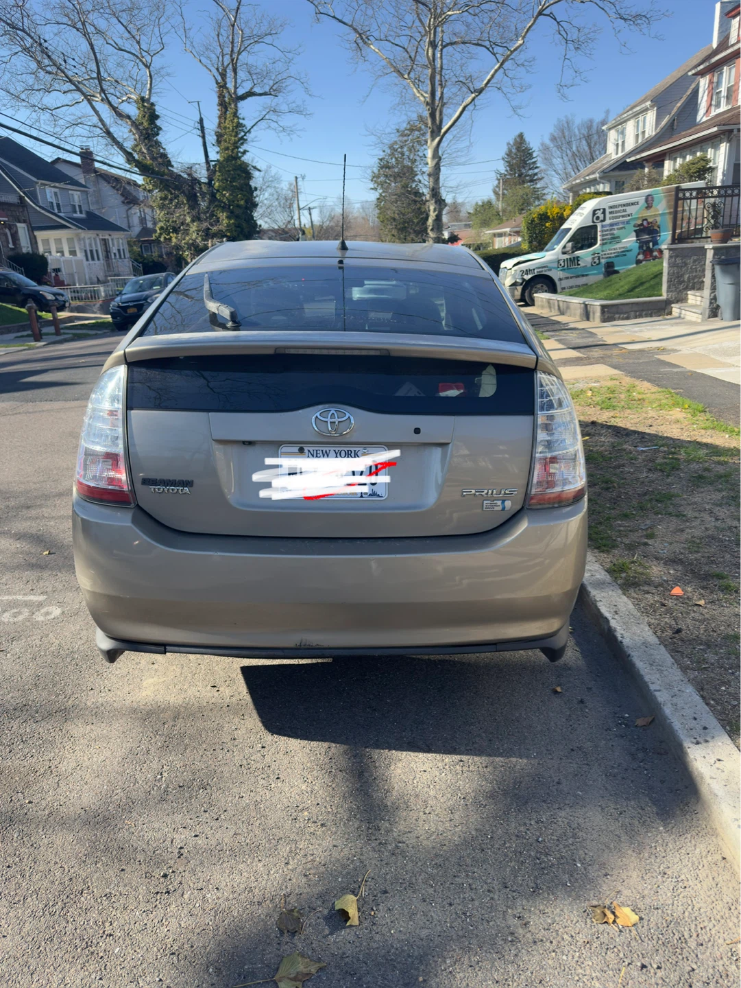 Toyota Prius Hybrid - photo 2