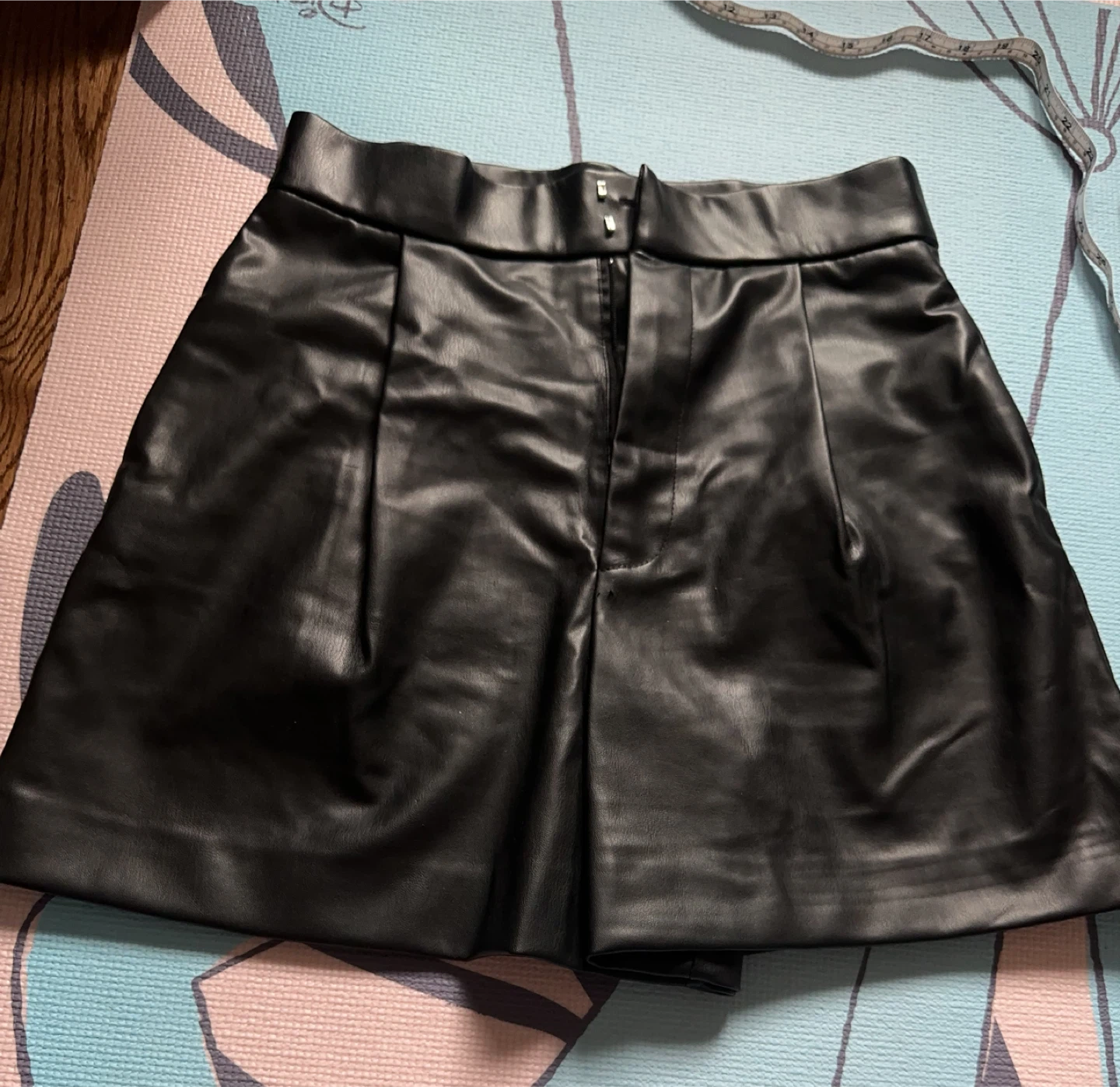 Like New ZARA Faux Leather Shorts - Black