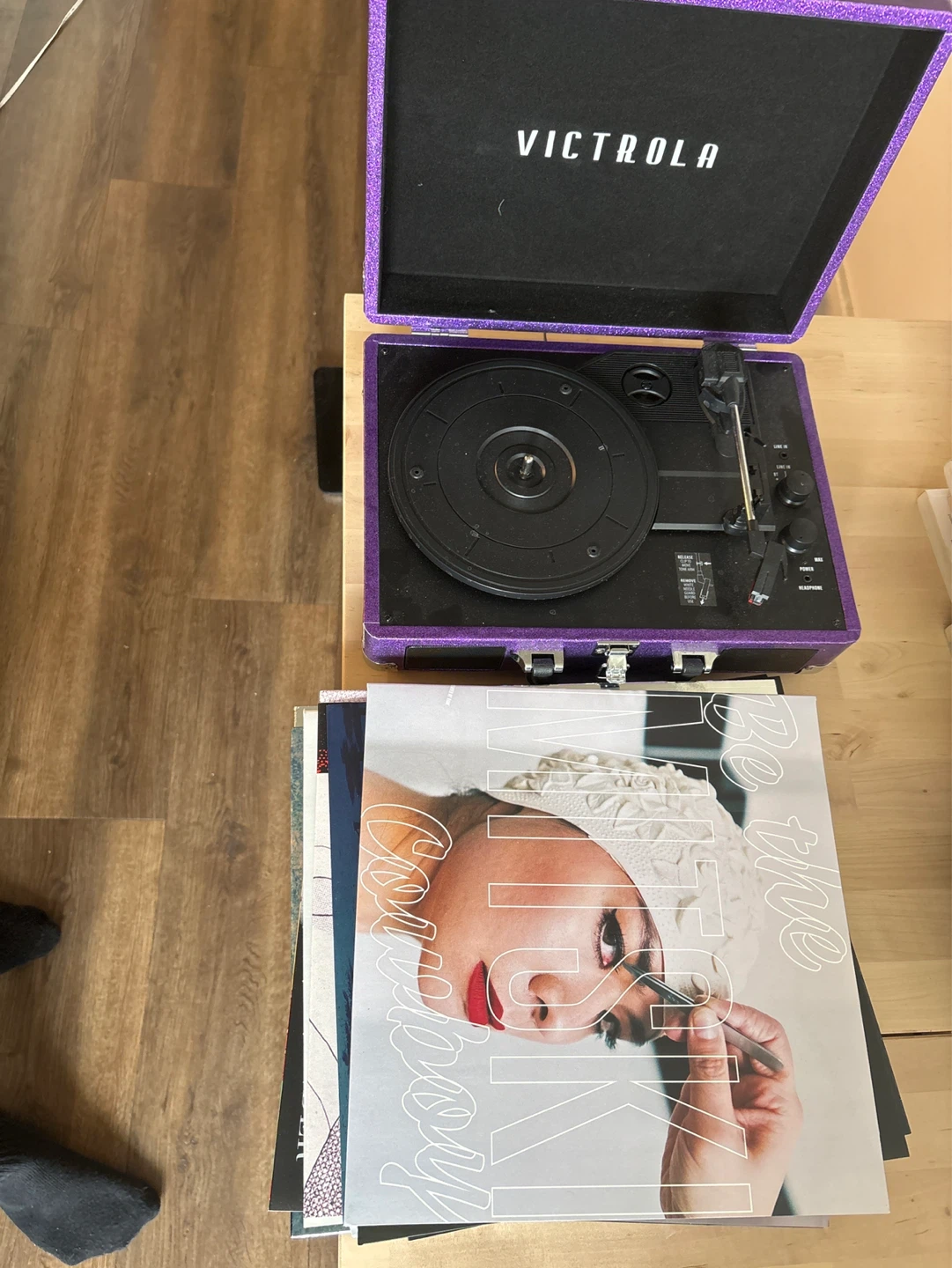 Victrola Portable Record Player + bunch of vinyl records